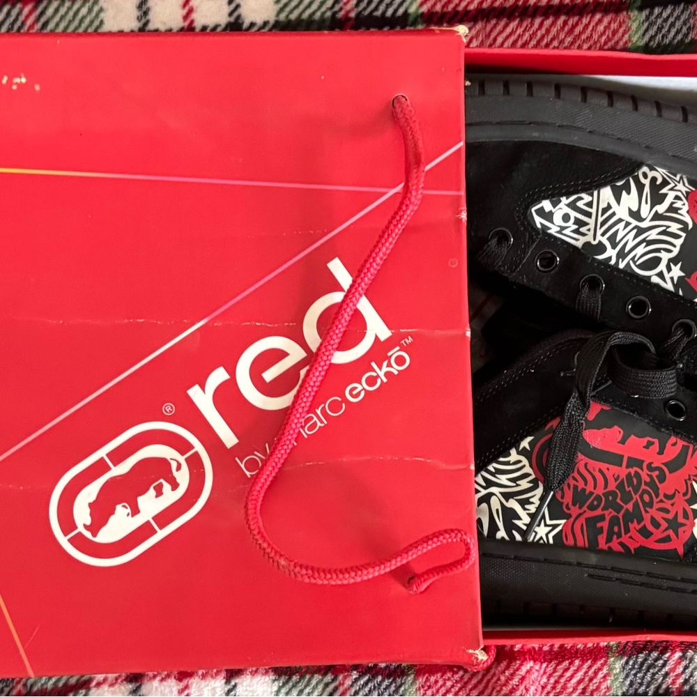 Ecko Red: Black, Red, and White Women’s Sneakers Y2K - Picture 9 of 9